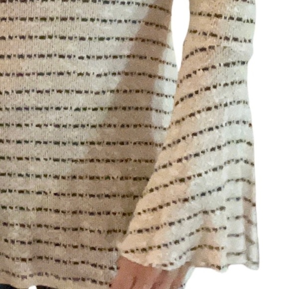 Off white w black stripes cold shoulder top, small - Picture 2 of 7